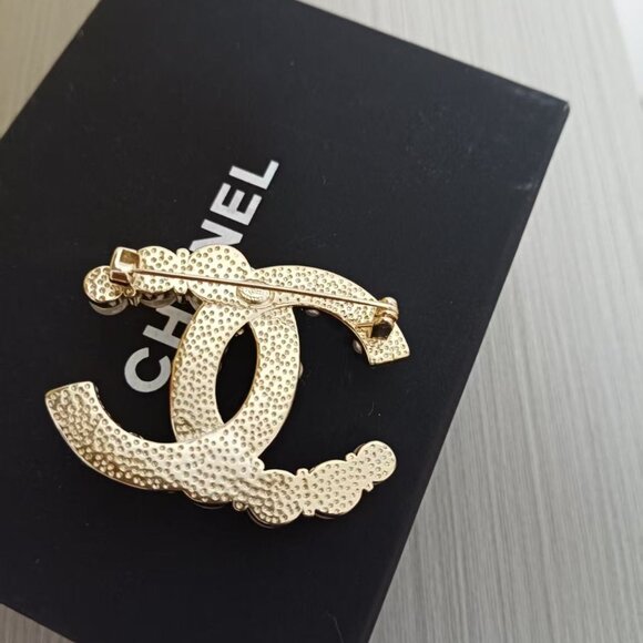 Chanel classic double C large pearl brooch - Picture 3 of 5